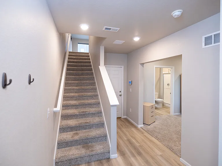 5677 Vivian St — Photo 4