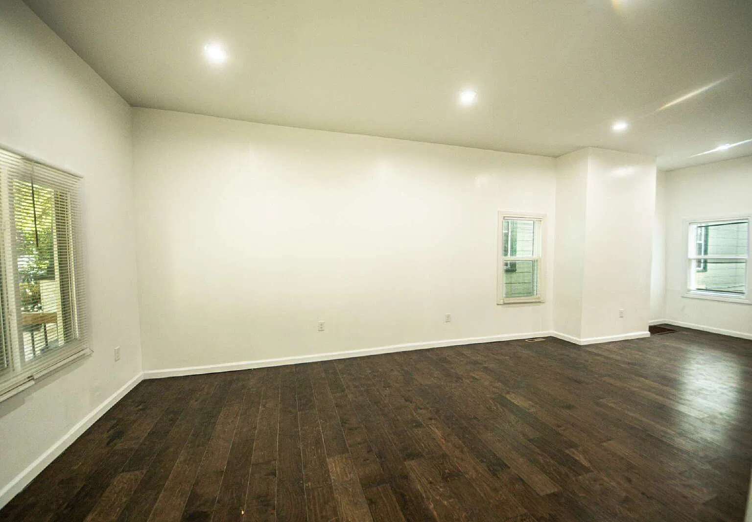 3 bed, 1.0 bath, $1,400 — Photo 4