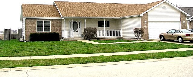 1st image of 639 Lindsay St