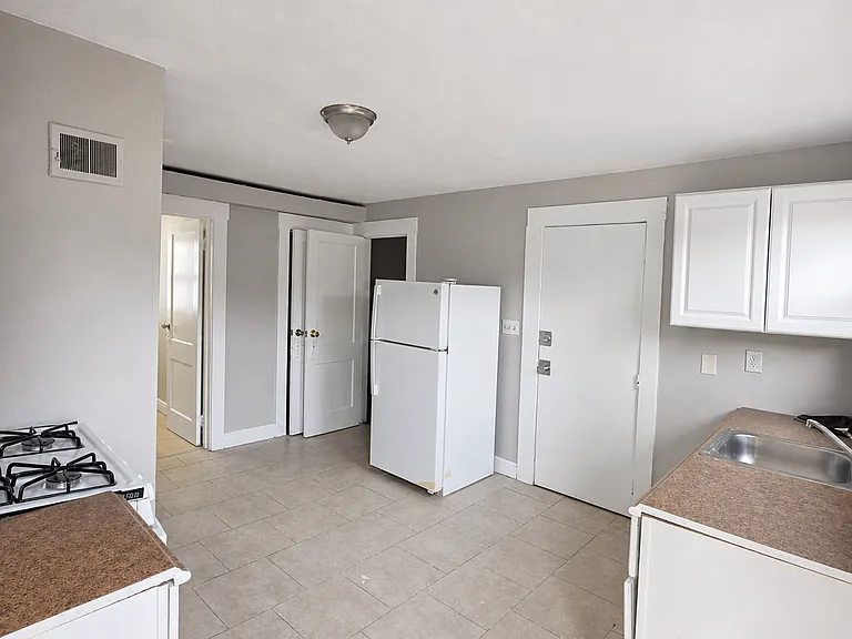 723 Winchester Ave #3 — Photo 5