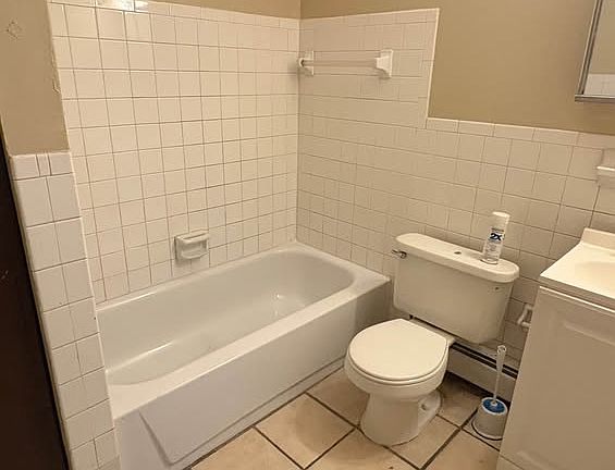 4th image of 3250 E 49th St APT 4