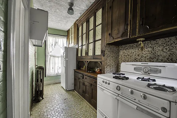 Sold by Compass | media 15