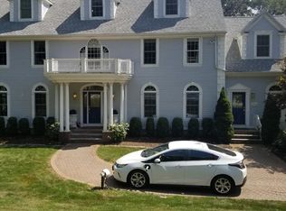 294 Albion Rd, Lincoln, RI 02865