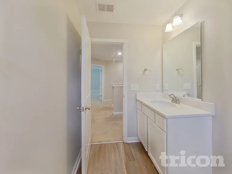 563 Roseridge Dr — Photo 12