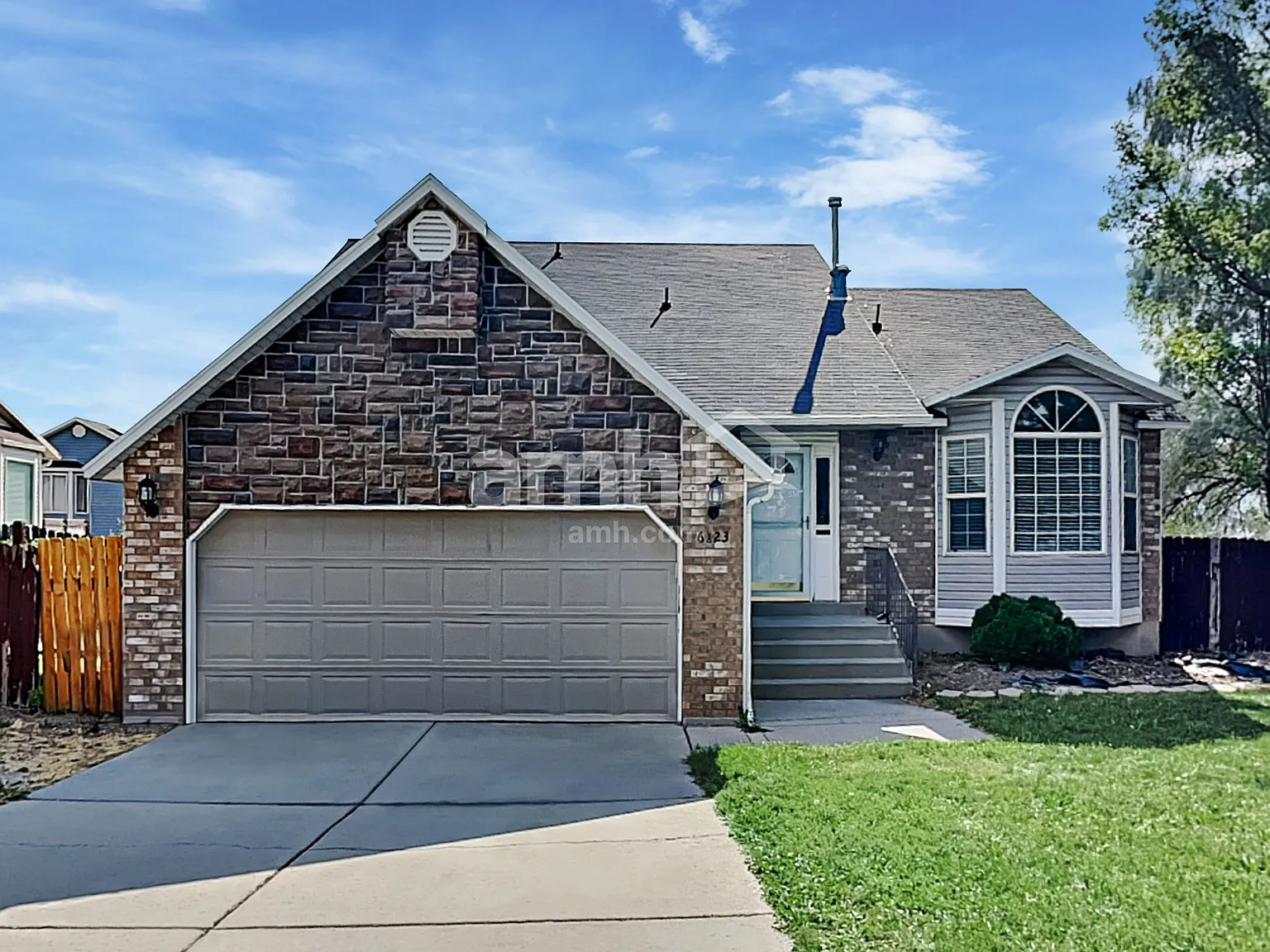 5 bed, 3.5 bath, 2378 sqft, $2,995 — Photo 1
