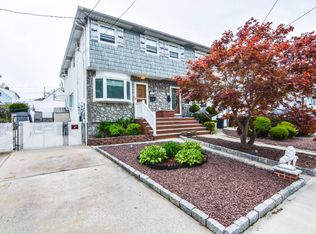 214 Robinson Ave, Staten Island, NY 10312