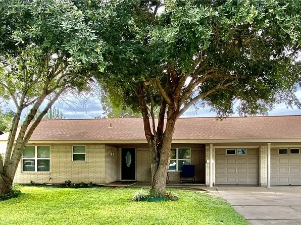 111 Scarborough Dr, Victoria, TX 77901