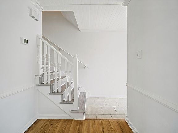 3rd image of 3244 Yorkborough Way
