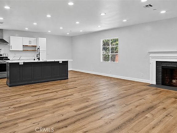 4th image of 7032 Penfield Ave