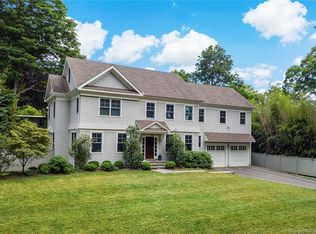 4 Winslow Ln, Westport, CT 06880