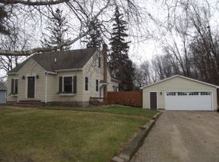 221 Waupaca St, Fremont, WI 54940