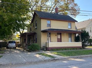 389 Prairie St, Elgin, IL 60120