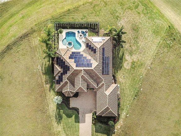 4th image of 31808 Halfway Ct