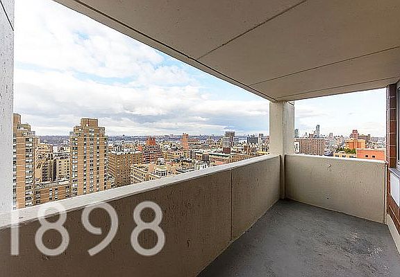 4th image of 561 Amsterdam Ave #13E