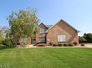 19 Lavender Ln, Bloomington, IL 61704