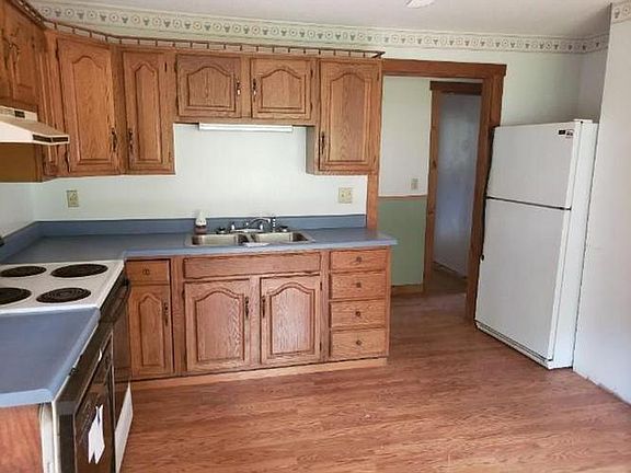 5th image of 39 E Centennial Ave