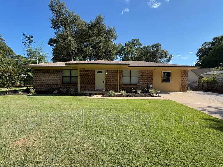 6119 Shawn Ln — Photo 1