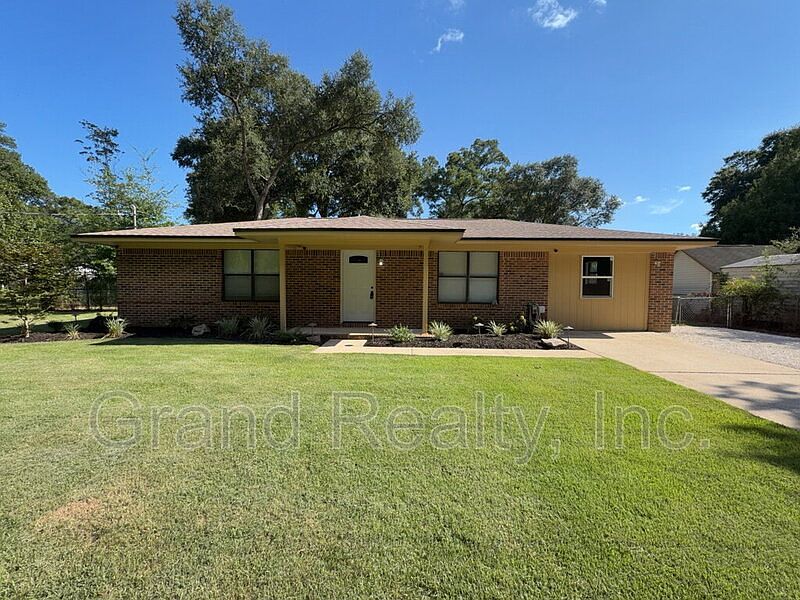 1st image of 6119 Shawn Ln