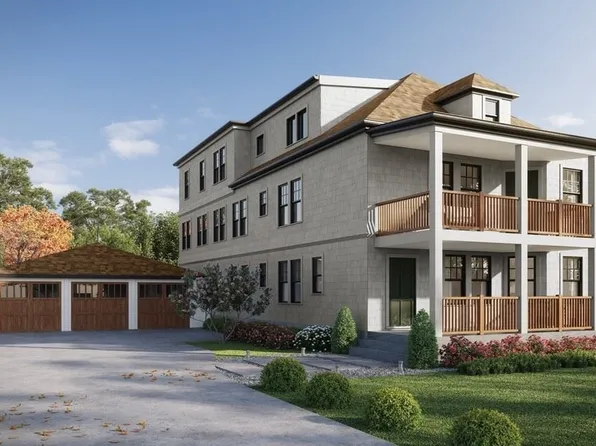 144 Linden St #3, Wellesley, MA 02482