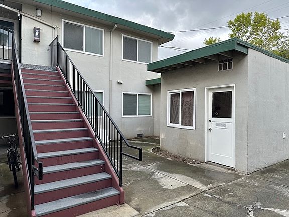 Court and Laundry room