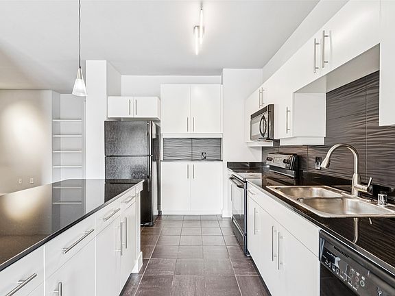 3rd image of 4414 Cedar Springs Rd APT 206