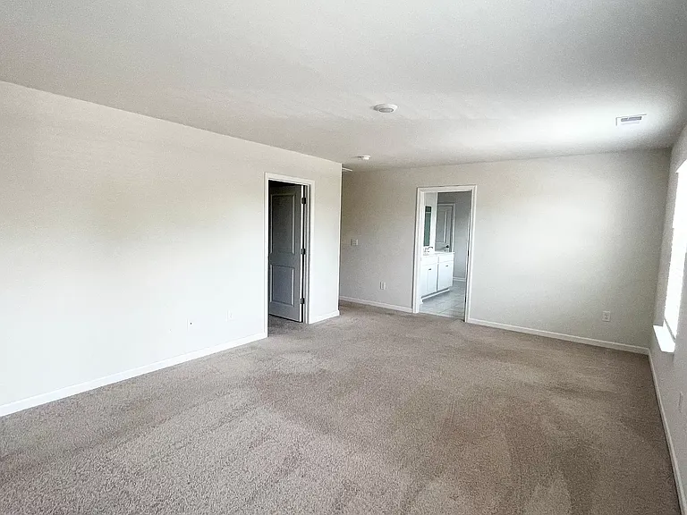 1048 Flintshire Dr — Photo 16