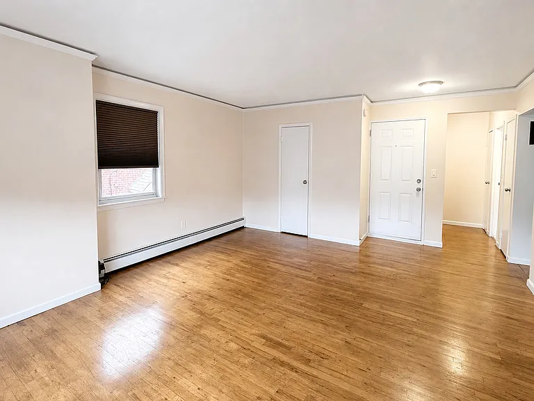61-26 164th St #2A — Photo 2