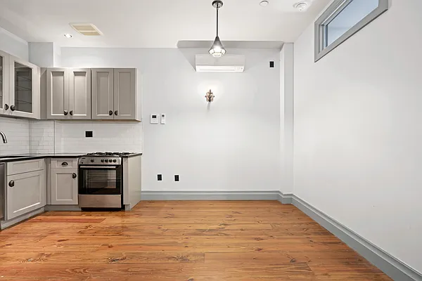 Rented by REAL New York | media 2