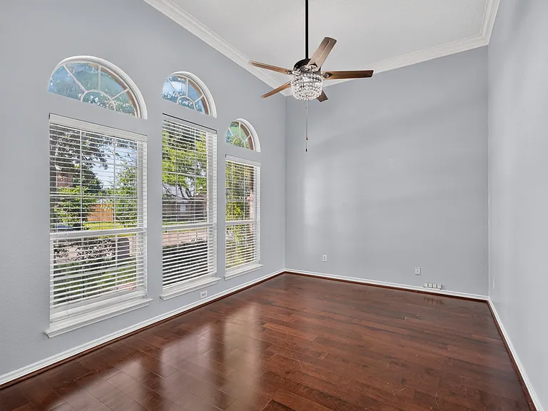 3113 Lochaven Dr — Photo 10