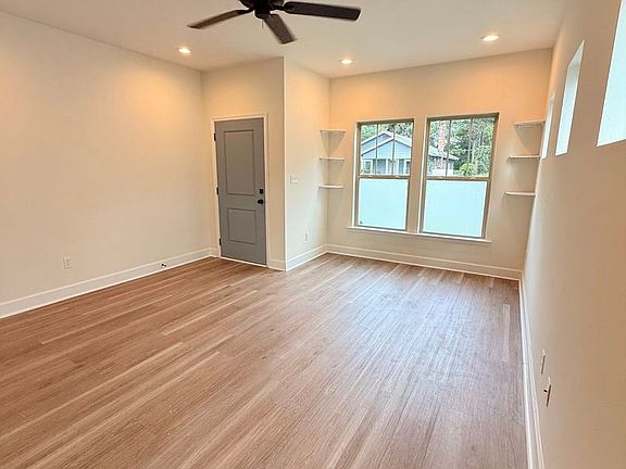 3rd image of 1327 N Bronough St Unit 1