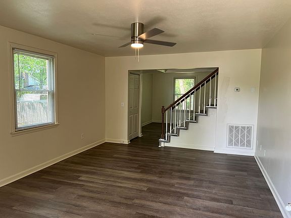 3rd image of 1419 Huntington Dr