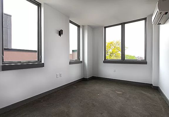 3rd image of 410 Tompkins Ave #6A