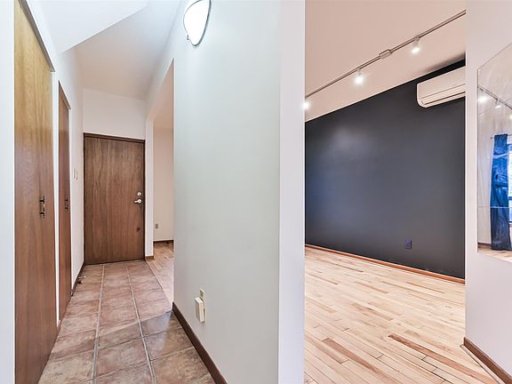 4th image of 18 Spencer Ave #1