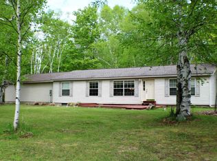 08074 Shrigley Rd, Charlevoix, MI 49720