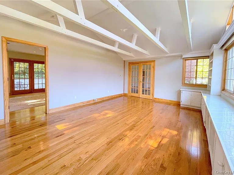 12 Ervilla Dr — Photo 12
