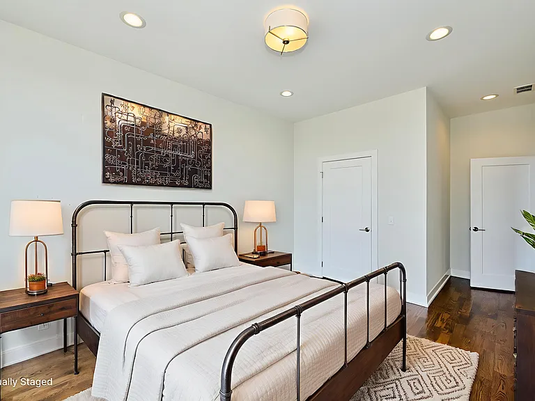 5139 N Broadway #301 — Photo 2