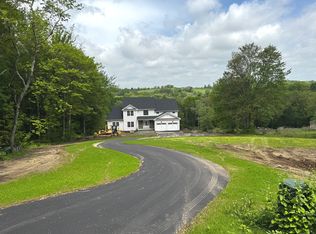 8 Wolf Hill Rd, Watertown, CT 06795