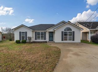 2203 Summerwind Dr, Phenix City, AL 36869