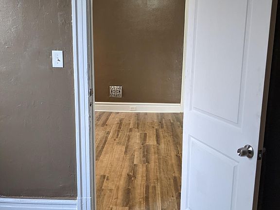 4th image of 4111 Botanical Ave #2