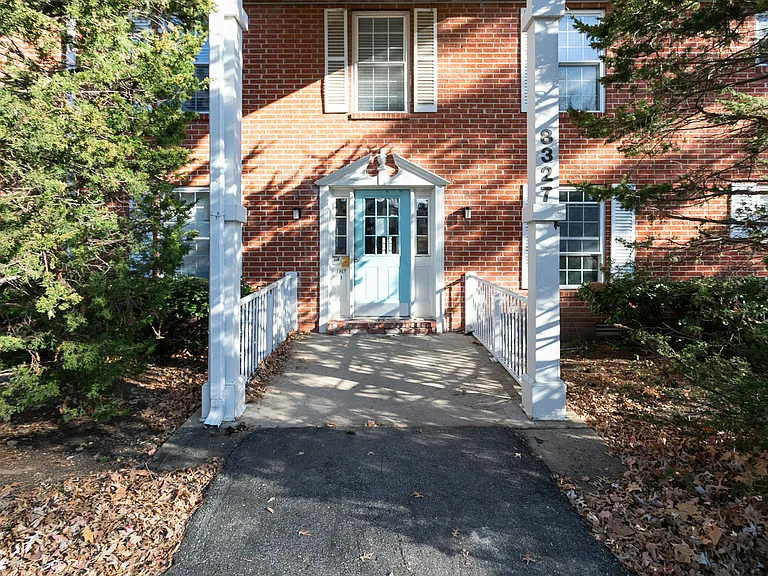 8325 Lowell Ave #6 — Photo 32