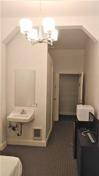 1st image of 198 Carl St