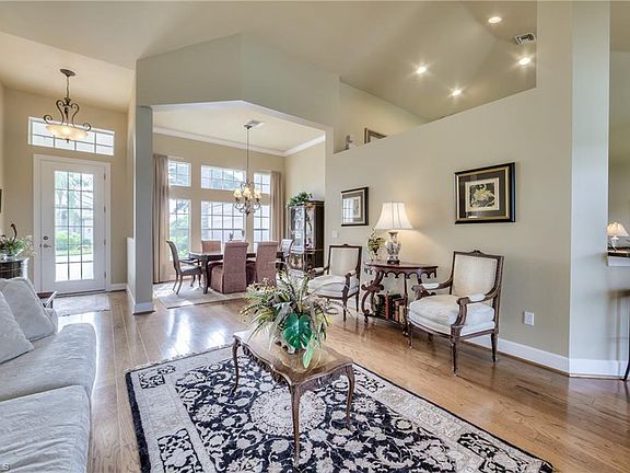 5th image of 8825 New Castle Dr