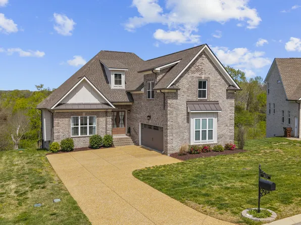 813 Ridgestone Pl, Lebanon, TN 37087