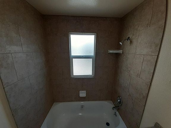 3rd image of 3009 1/2 Dalton Ave