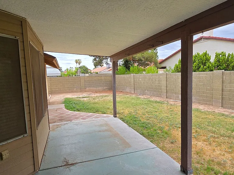 6407 W Brown St — Photo 27