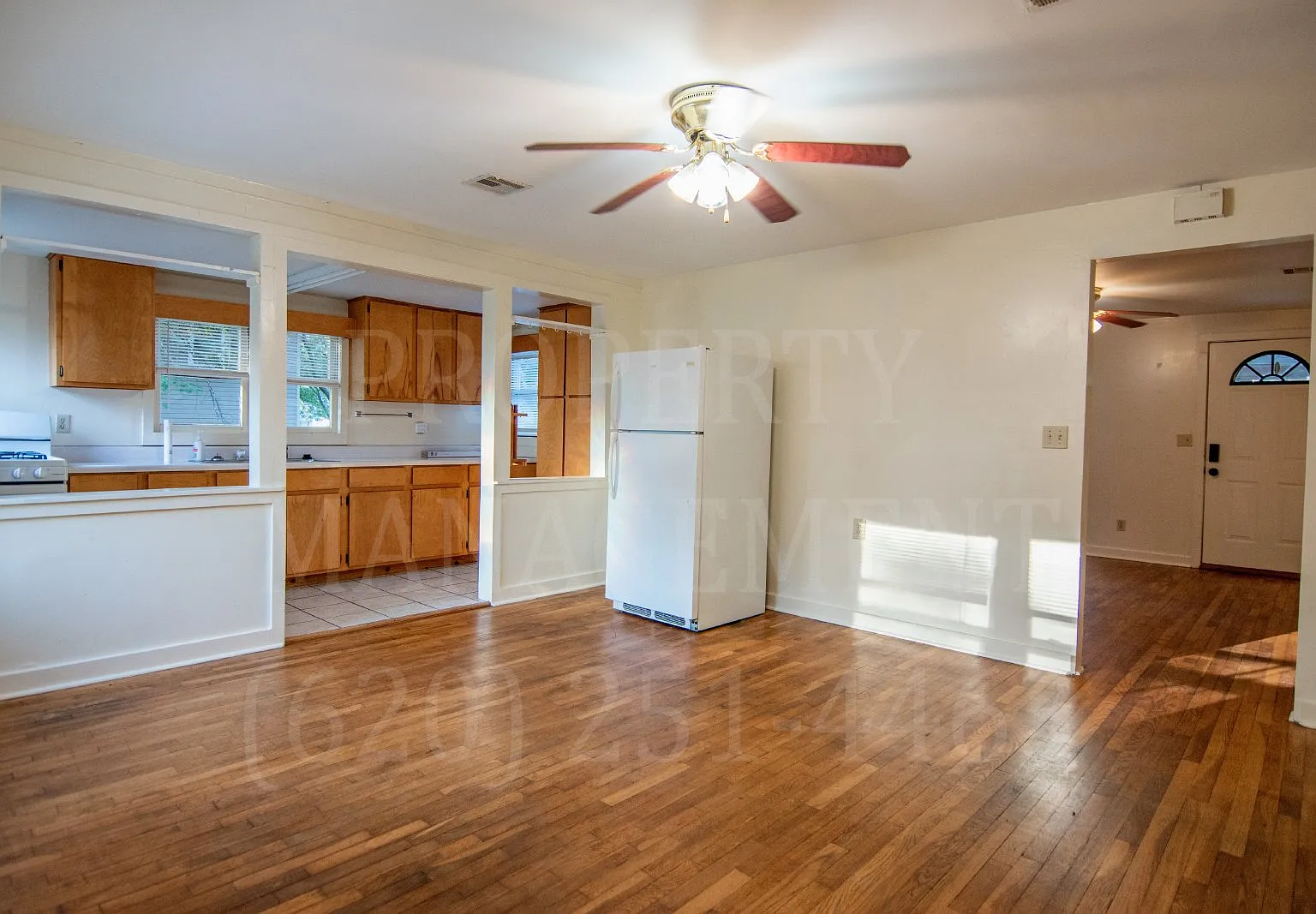 2 bed, 1.0 bath, 1012 sqft, $800 — Photo 2