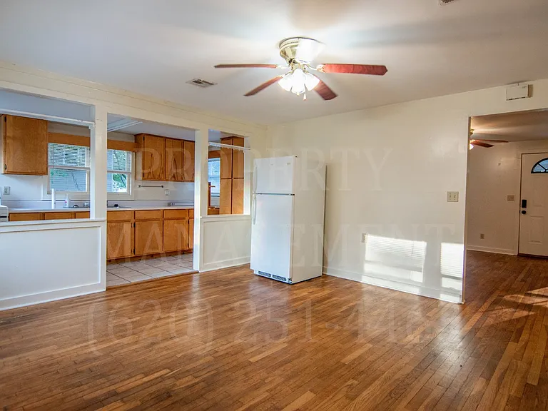 425 N Delaware St — Photo 2