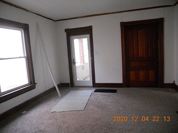 3rd image of 353 Blaine Ave