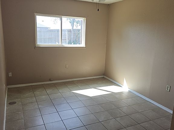 2nd image of 199 Guilford Frg