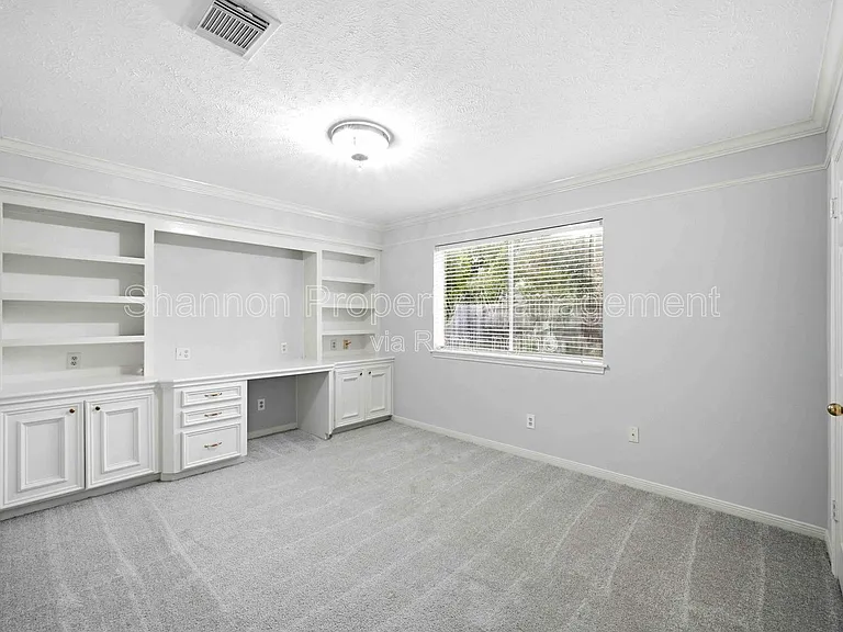 15911 Moon Rock Dr — Photo 29